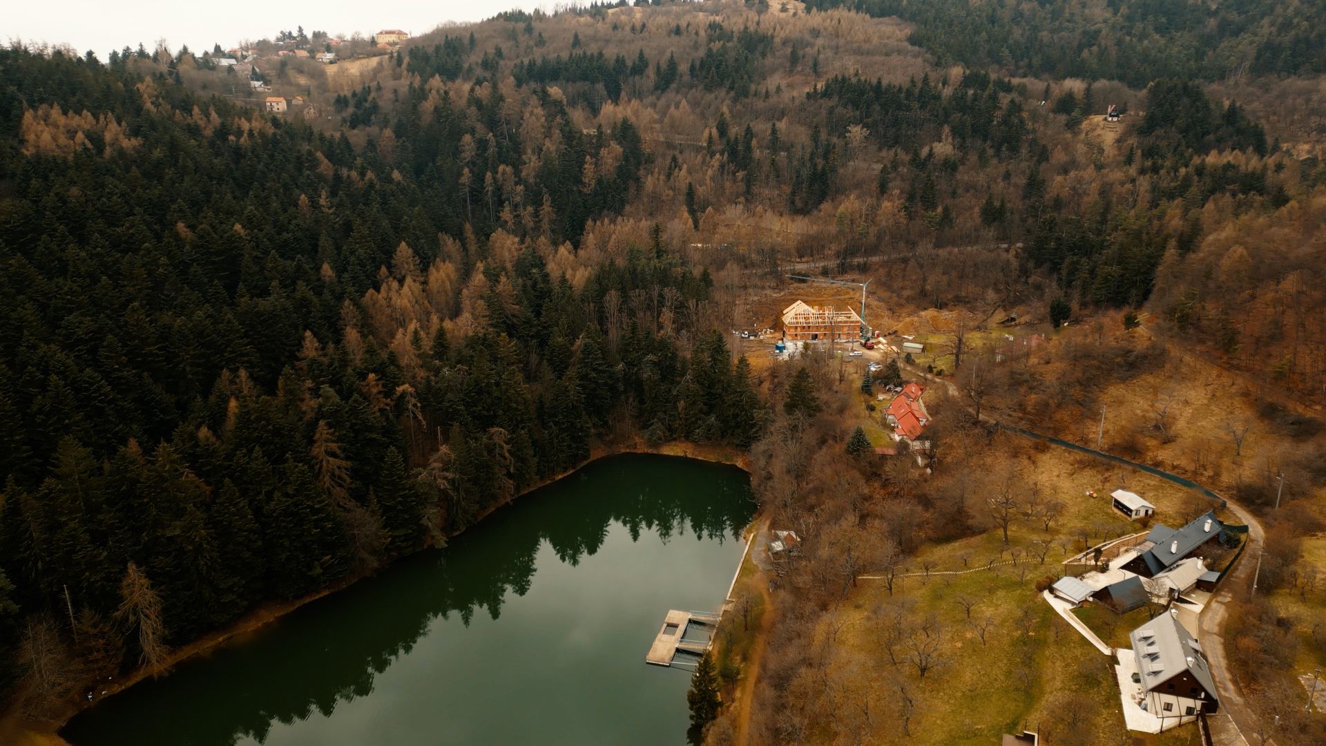 Apartmány pri tajchu Klinger.