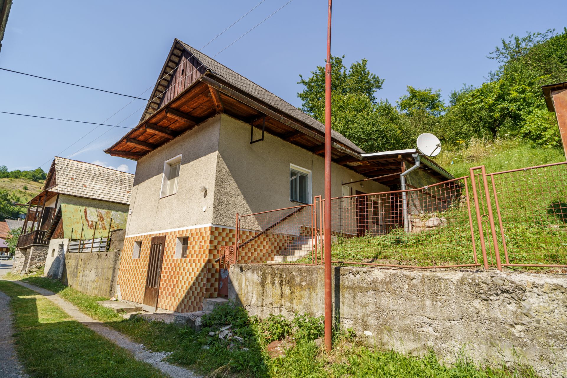 Na predaj chalupa v obci Ihráč, okres Žiar nad Hronom