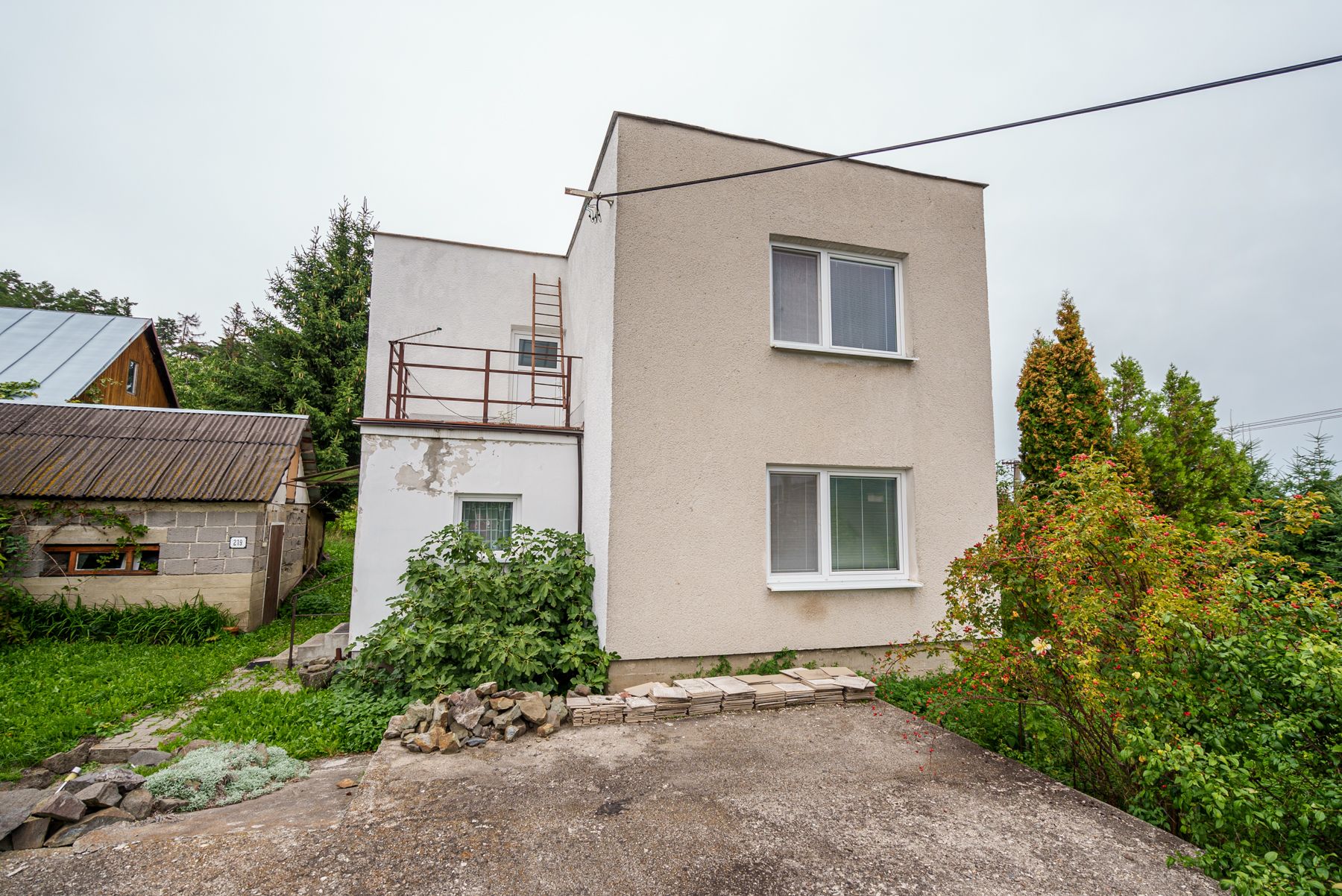 Ponúkame Vám na predaj rodinný dom v obci Štiavnické Bane