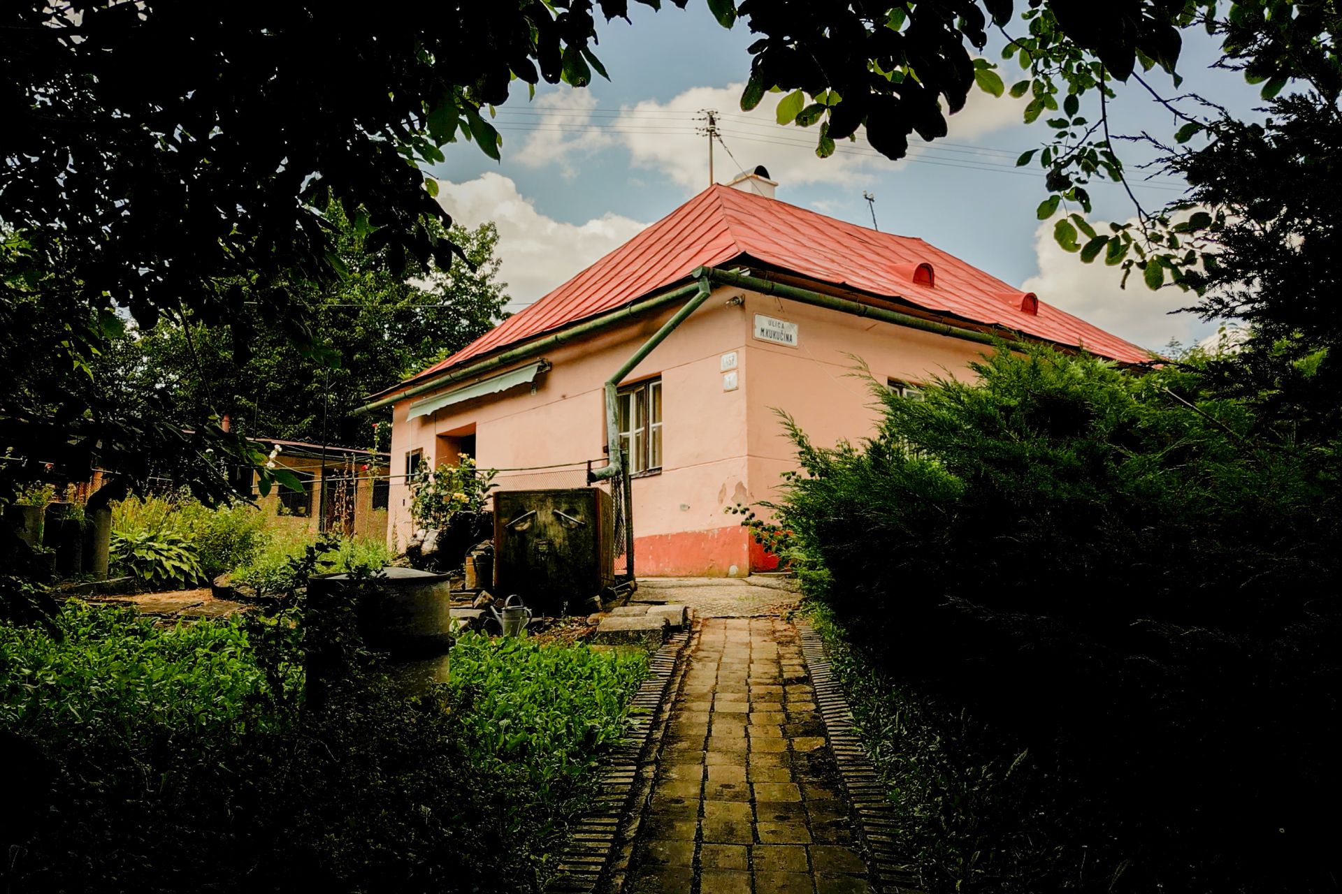 Na predaj rodinný dom s garážou