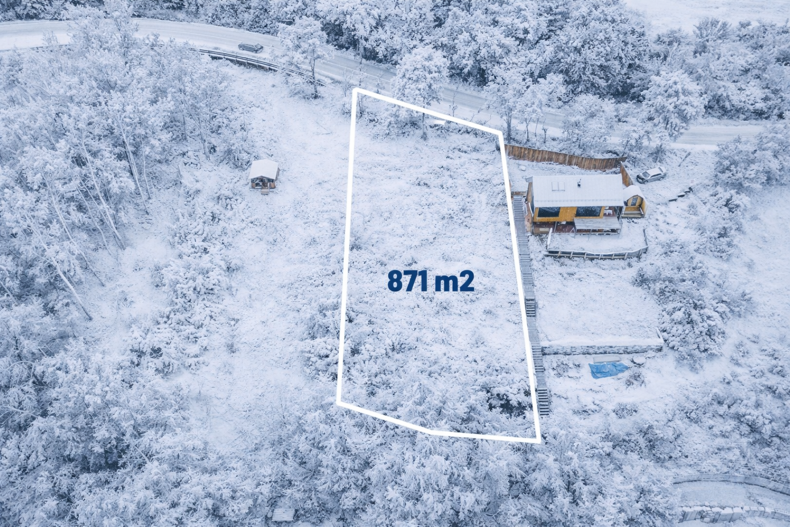 Ponúkame Vám na predaj slnečný stavebný pozemok v blízkosti Belianskeho jazera.