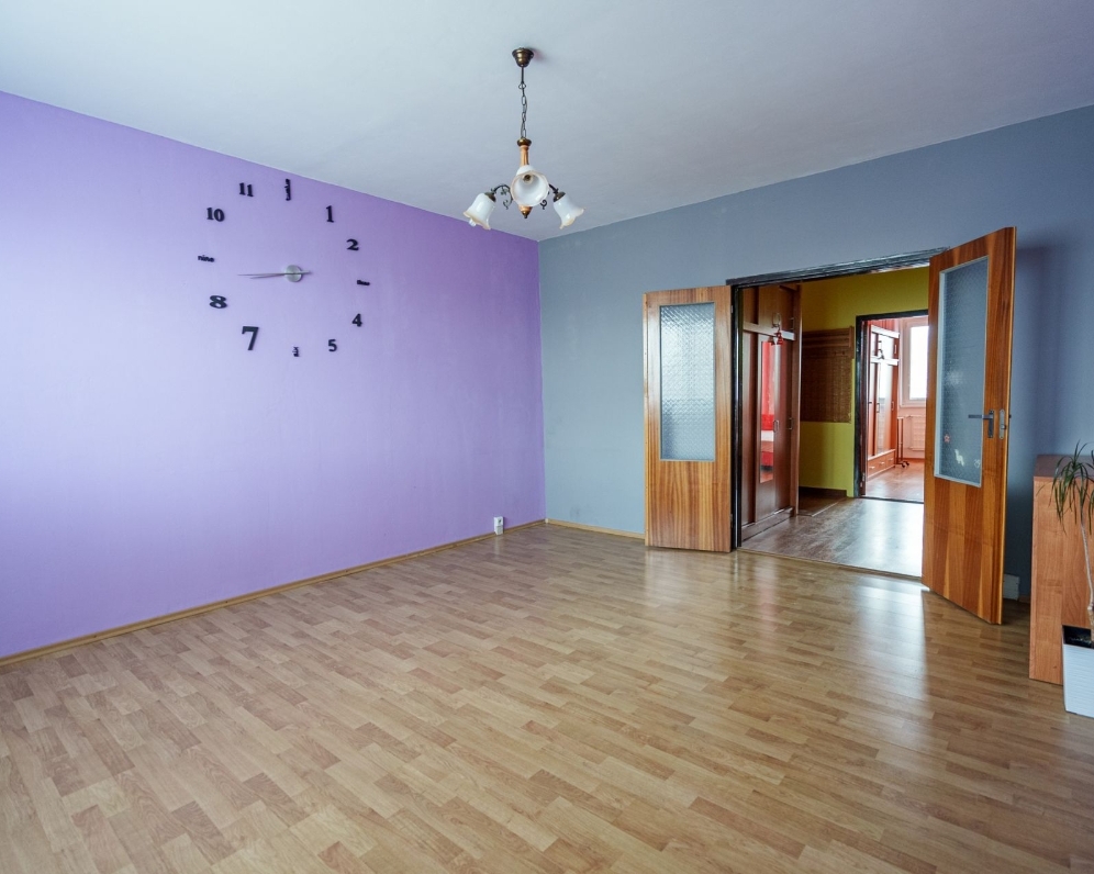 3 izbový byt po čiastočnej rekonštrukcií, v Banskej Štiavnici.